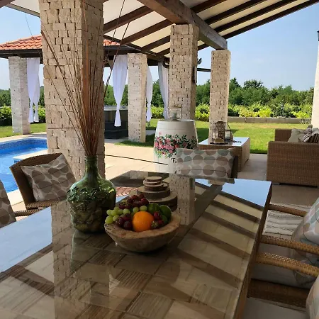 Villa Luka Visnjan Exterior photo