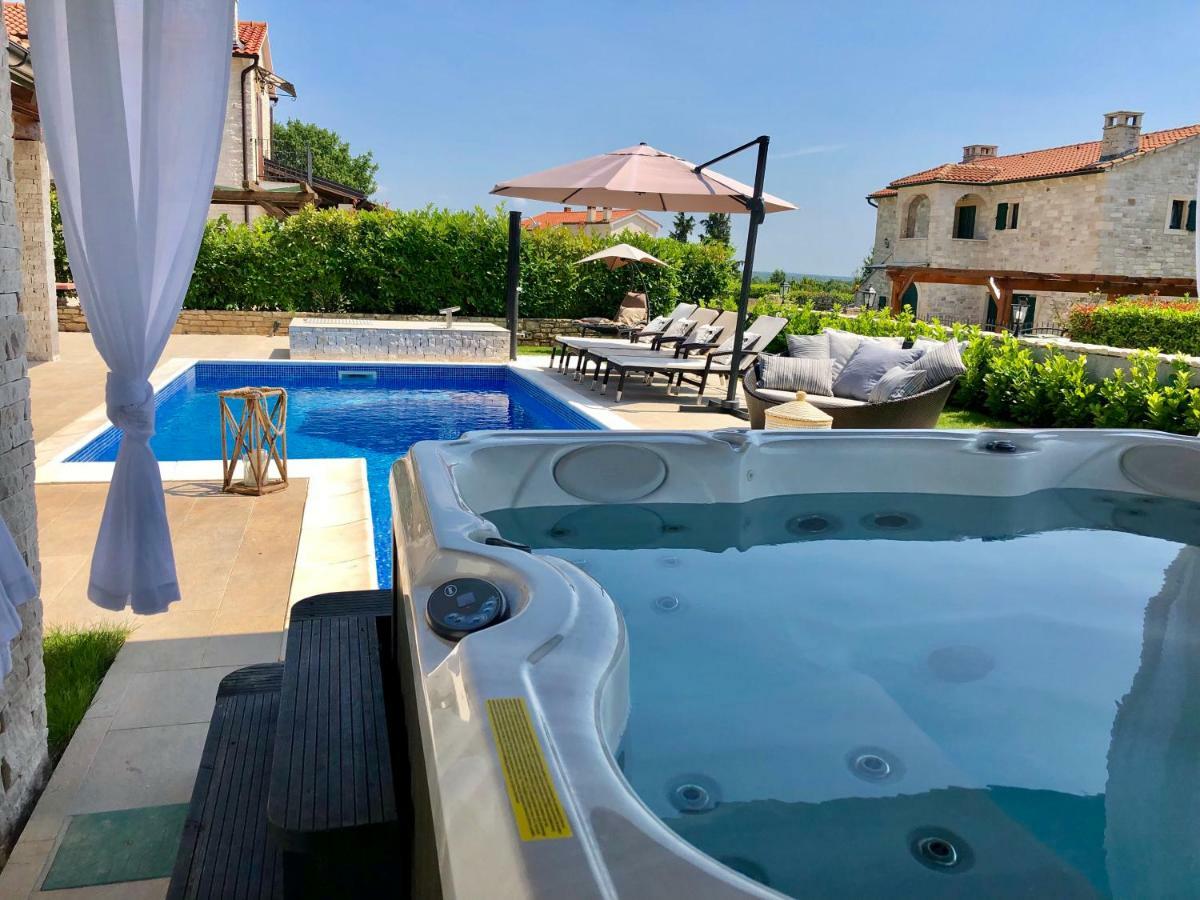 Luka Villa *